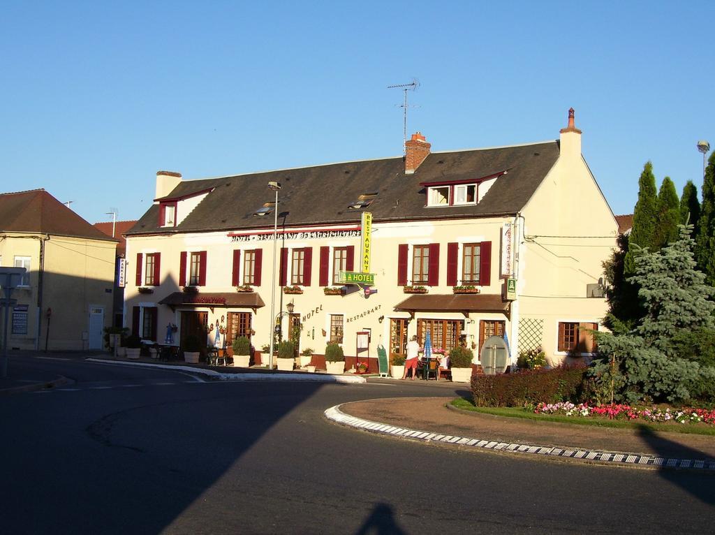 Hotel De L'Agriculture Десиз Экстерьер фото