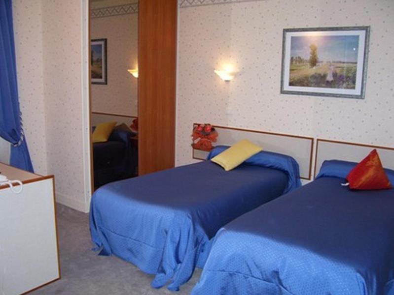 Hotel De L'Agriculture Десиз Номер фото