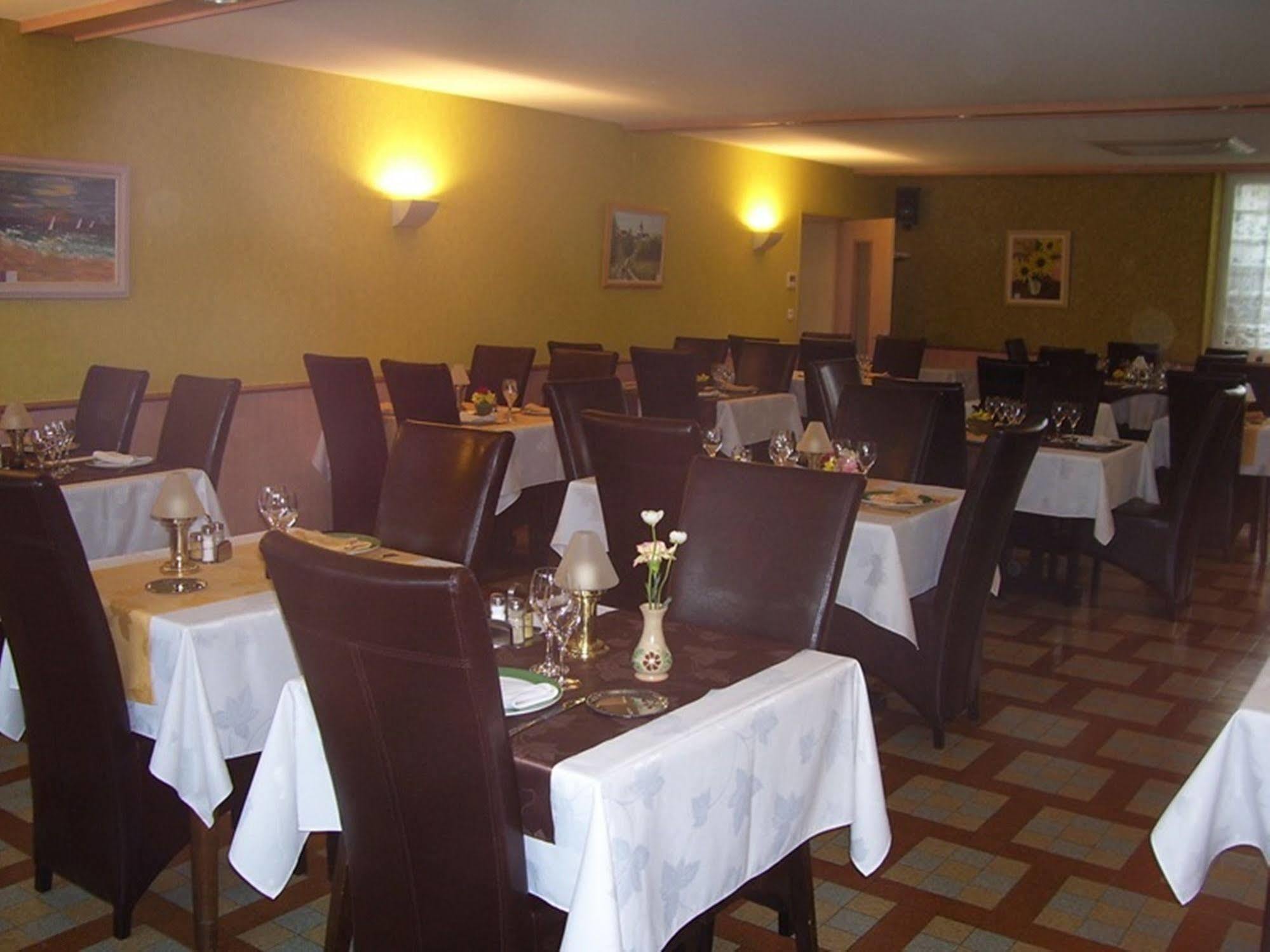 Hotel De L'Agriculture Десиз Экстерьер фото