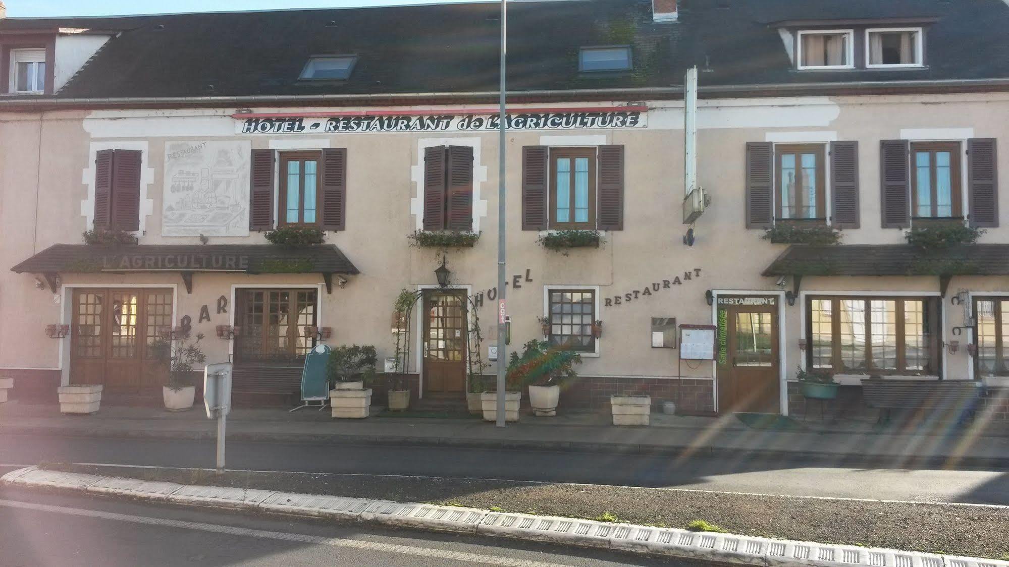 Hotel De L'Agriculture Десиз Экстерьер фото